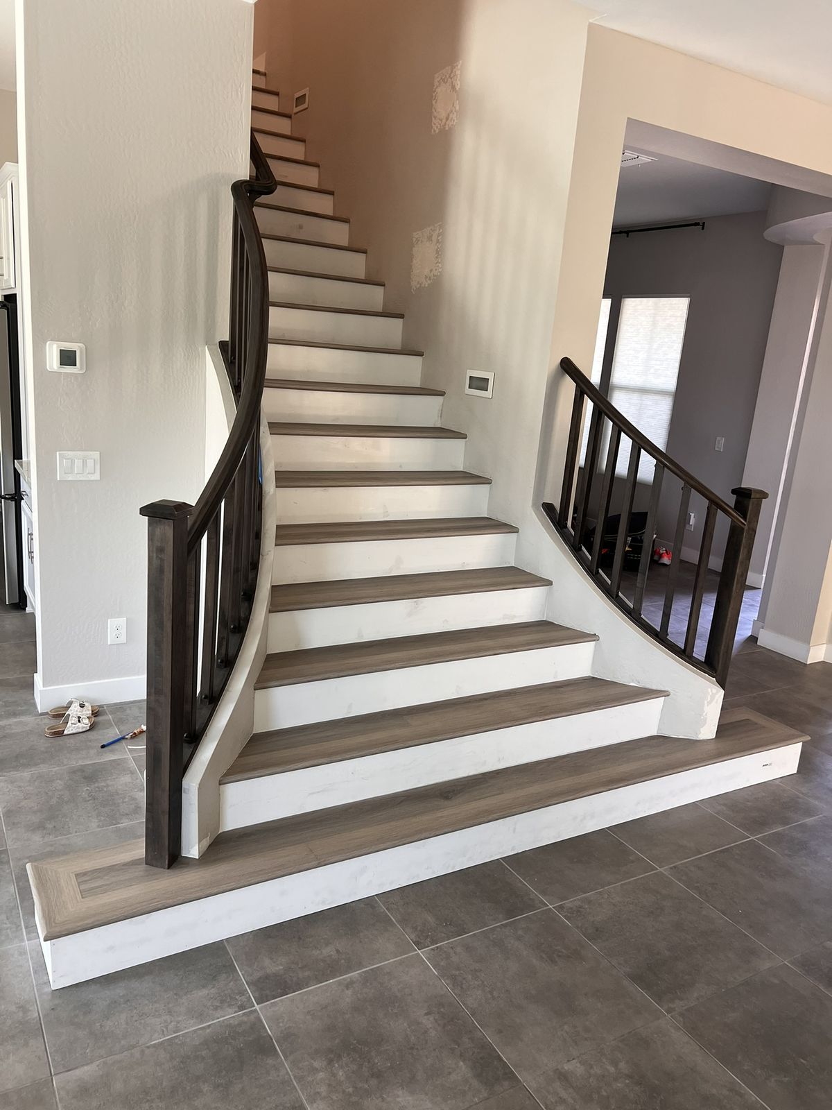 Curved staircase, finished treads