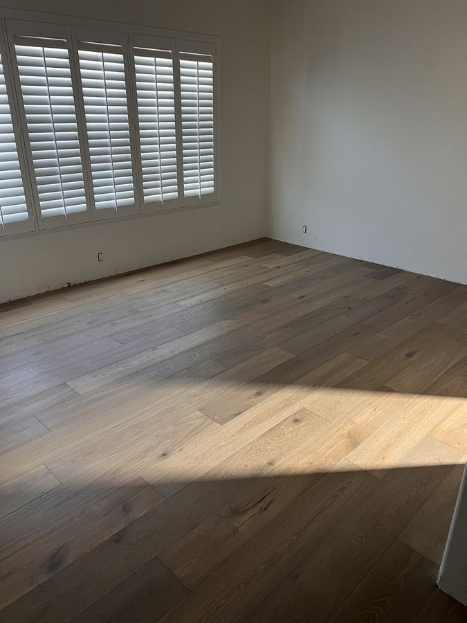 Living room, natural oak plank